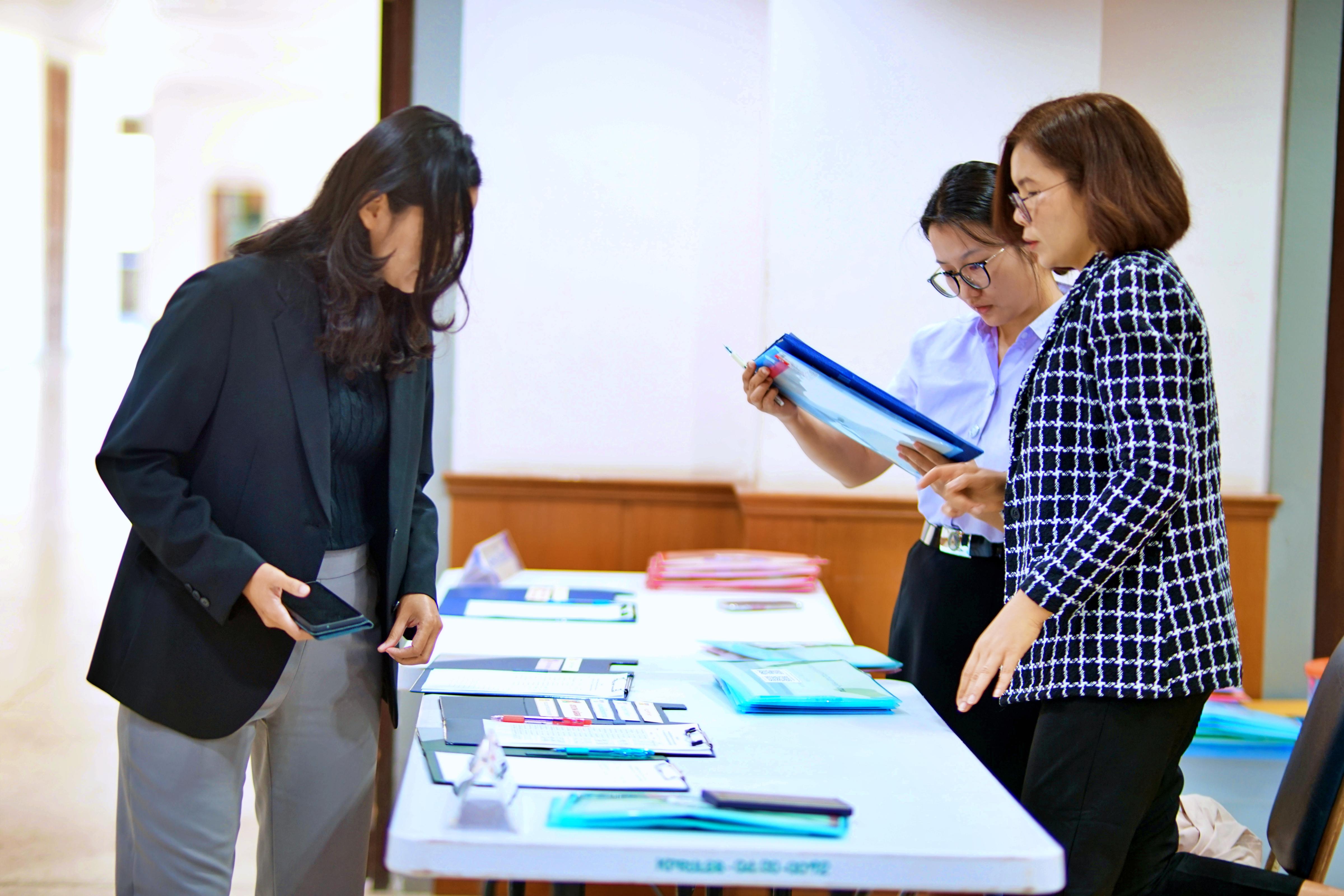 21. มรภ.กำแพงเพชร เดินหน้ายกระดับคุณภาพการศึกษา จัดอบรมเชิงปฏิบัติการ EdPEx หมวด 6 มุ่งเน้นการออกแบบกระบวนการทำงานและหลักสูตรสู่ความเป็นเลิศ