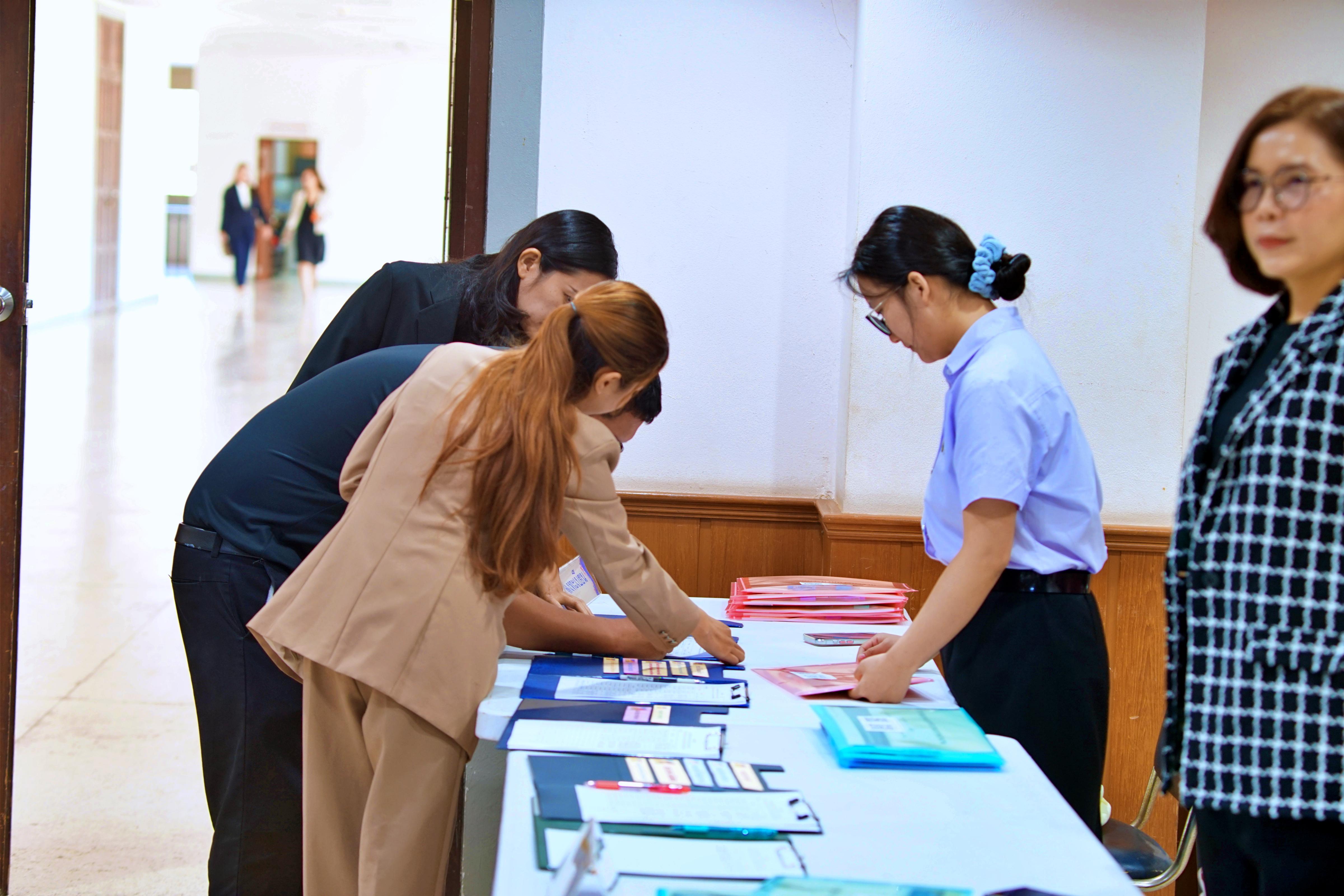 25. มรภ.กำแพงเพชร เดินหน้ายกระดับคุณภาพการศึกษา จัดอบรมเชิงปฏิบัติการ EdPEx หมวด 6 มุ่งเน้นการออกแบบกระบวนการทำงานและหลักสูตรสู่ความเป็นเลิศ