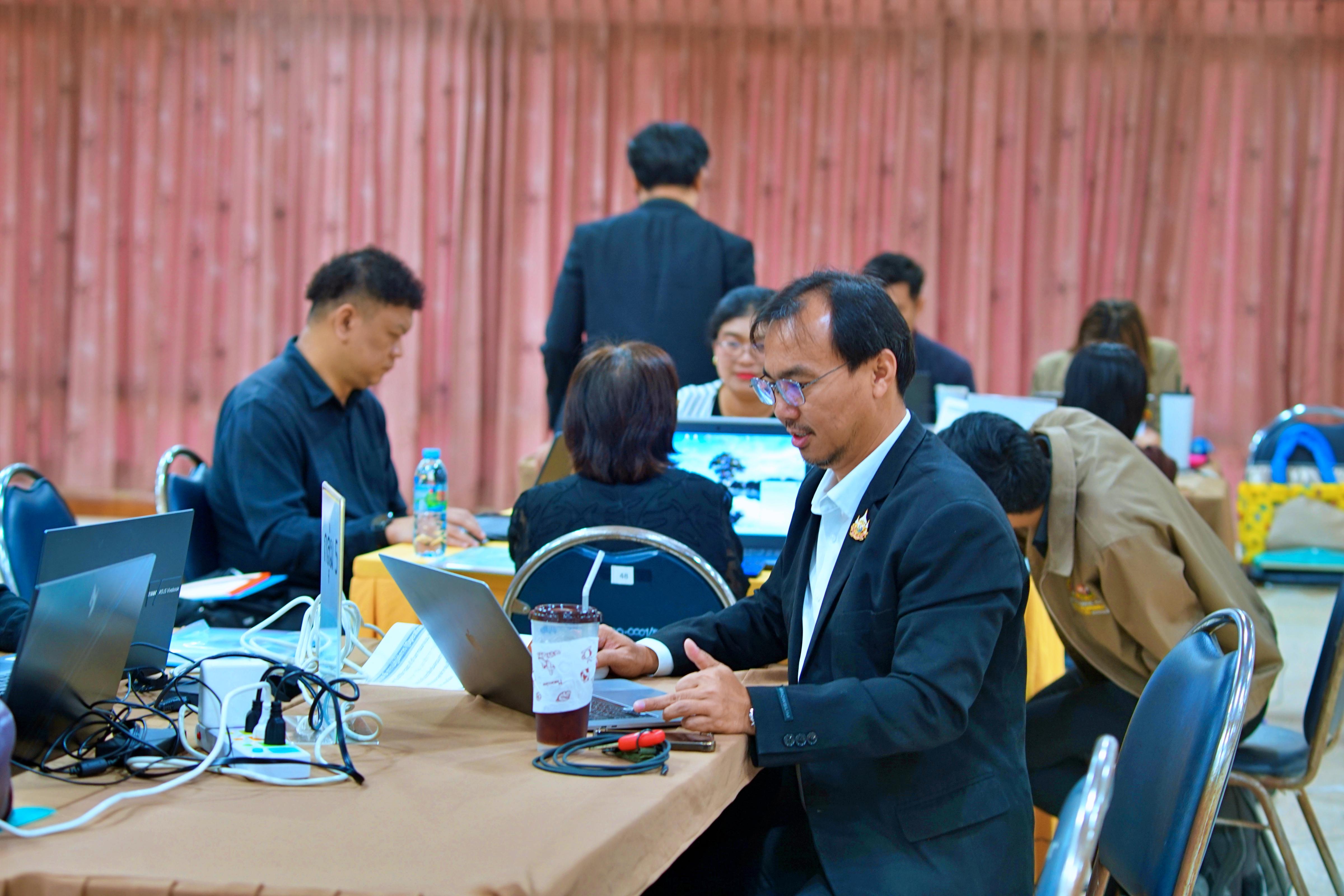 34. มรภ.กำแพงเพชร เดินหน้ายกระดับคุณภาพการศึกษา จัดอบรมเชิงปฏิบัติการ EdPEx หมวด 6 มุ่งเน้นการออกแบบกระบวนการทำงานและหลักสูตรสู่ความเป็นเลิศ