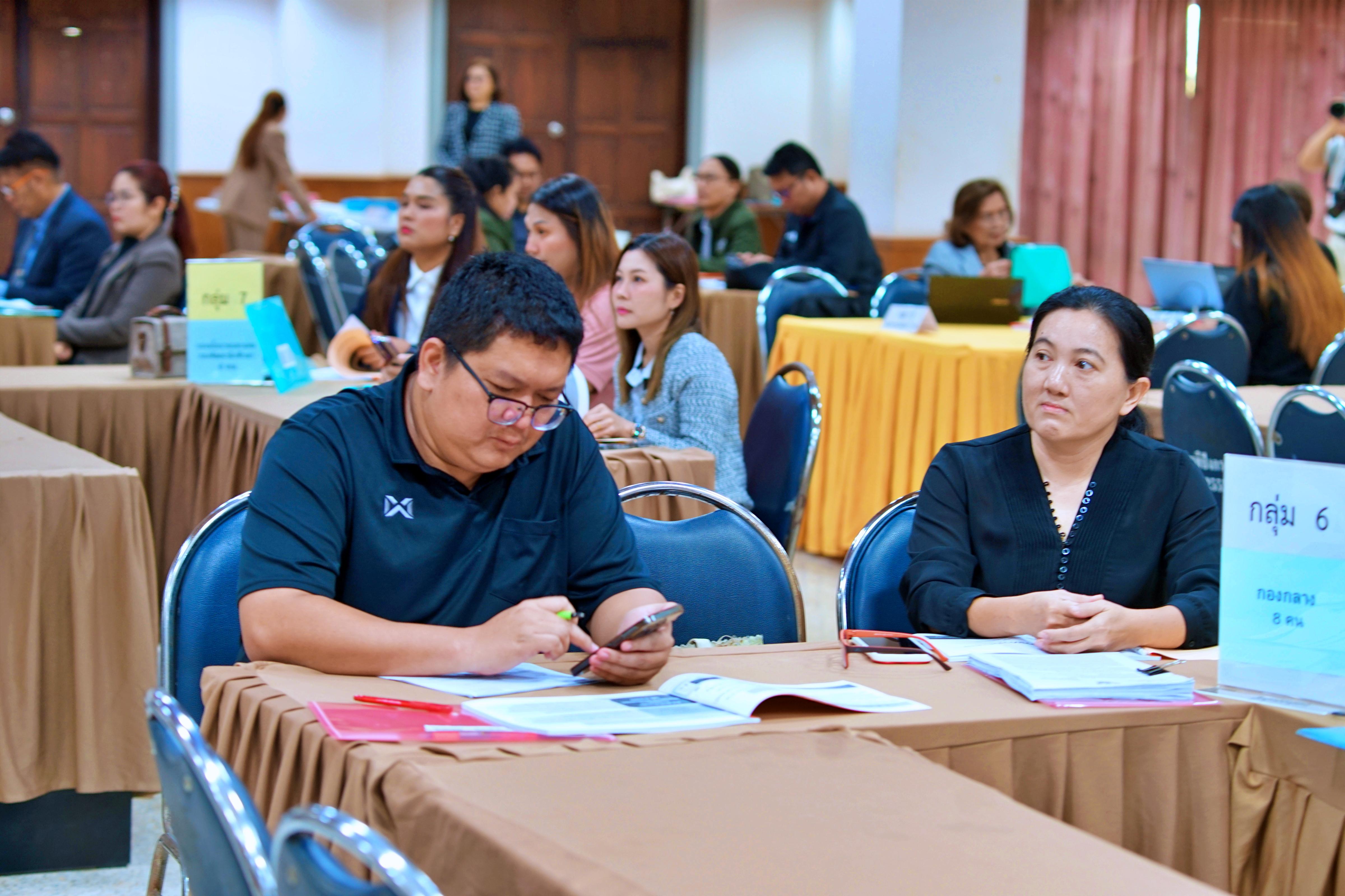 41. มรภ.กำแพงเพชร เดินหน้ายกระดับคุณภาพการศึกษา จัดอบรมเชิงปฏิบัติการ EdPEx หมวด 6 มุ่งเน้นการออกแบบกระบวนการทำงานและหลักสูตรสู่ความเป็นเลิศ