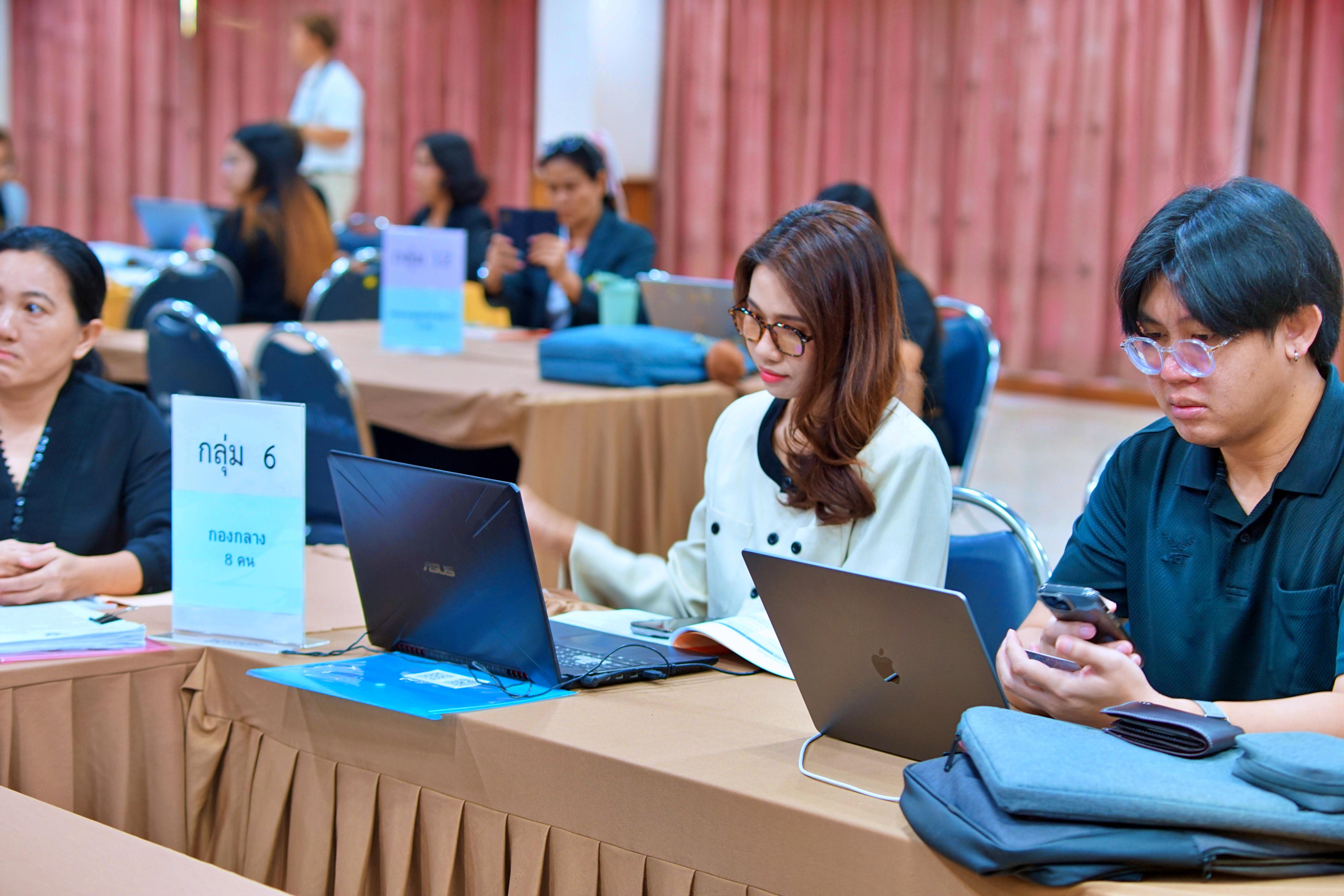 42. มรภ.กำแพงเพชร เดินหน้ายกระดับคุณภาพการศึกษา จัดอบรมเชิงปฏิบัติการ EdPEx หมวด 6 มุ่งเน้นการออกแบบกระบวนการทำงานและหลักสูตรสู่ความเป็นเลิศ