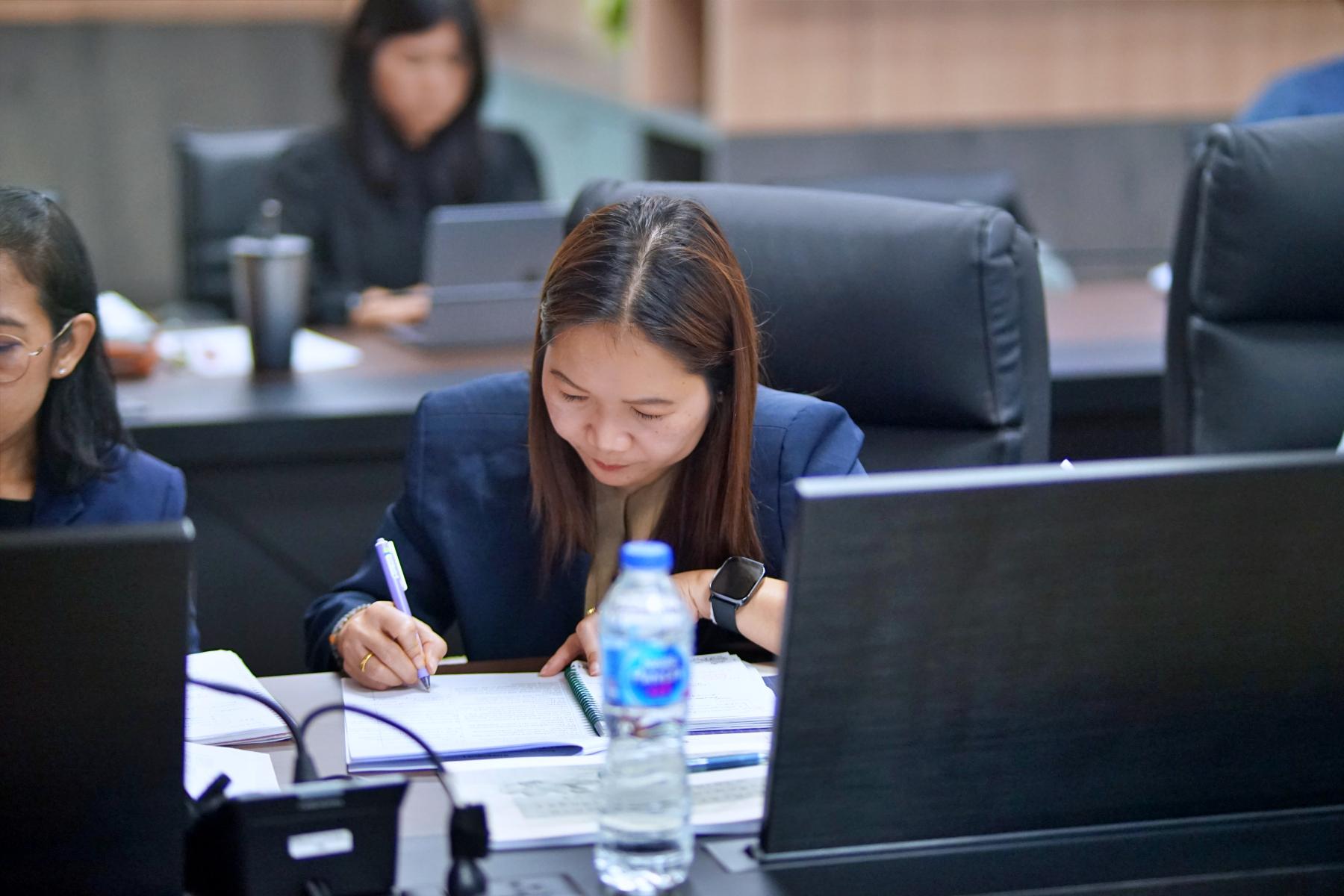 15. มรภ.กำแพงเพชร เดินหน้ายกระดับคุณภาพการศึกษา จัดอบรมเข้มแนวทางเขียน SAR และทบทวนเกณฑ์ AUN-QA เตรียมพร้อมรับการประเมินปีการศึกษา 2568