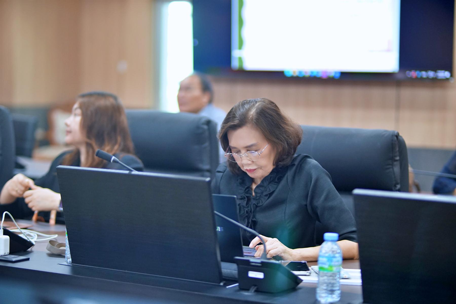 68. มรภ.กำแพงเพชร เดินหน้ายกระดับคุณภาพการศึกษา จัดอบรมเข้มแนวทางเขียน SAR และทบทวนเกณฑ์ AUN-QA เตรียมพร้อมรับการประเมินปีการศึกษา 2568