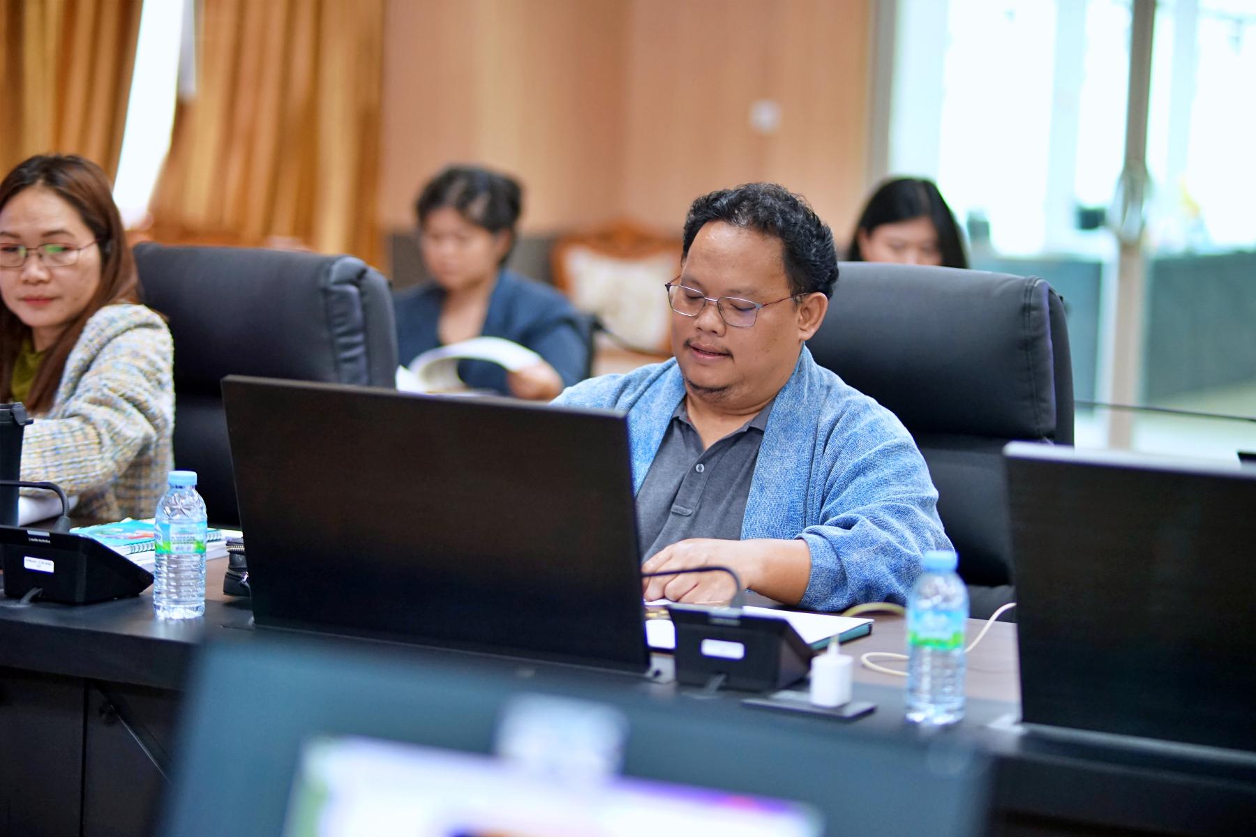 72. มรภ.กำแพงเพชร เดินหน้ายกระดับคุณภาพการศึกษา จัดอบรมเข้มแนวทางเขียน SAR และทบทวนเกณฑ์ AUN-QA เตรียมพร้อมรับการประเมินปีการศึกษา 2568