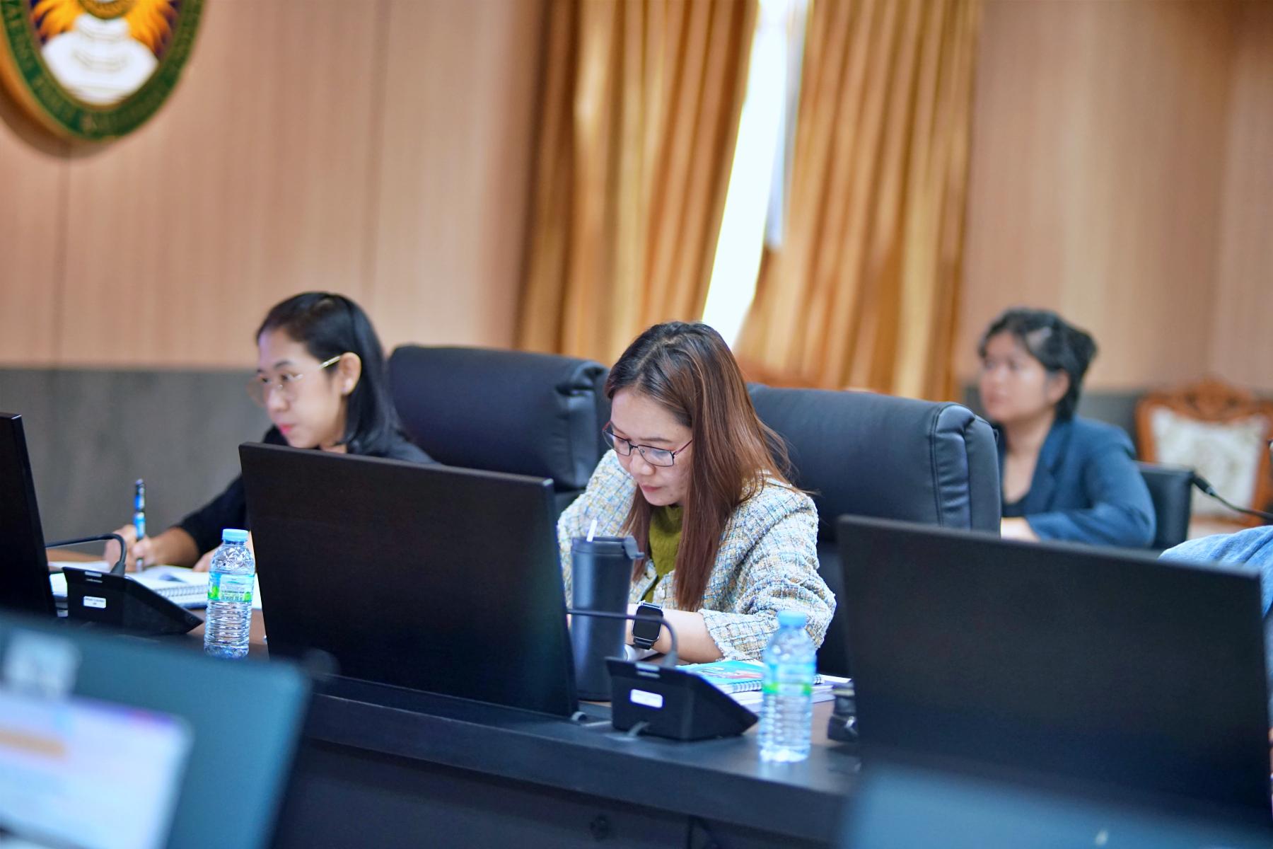 74. มรภ.กำแพงเพชร เดินหน้ายกระดับคุณภาพการศึกษา จัดอบรมเข้มแนวทางเขียน SAR และทบทวนเกณฑ์ AUN-QA เตรียมพร้อมรับการประเมินปีการศึกษา 2568