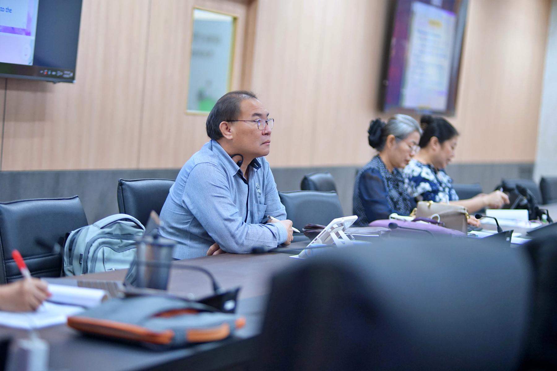 77. มรภ.กำแพงเพชร เดินหน้ายกระดับคุณภาพการศึกษา จัดอบรมเข้มแนวทางเขียน SAR และทบทวนเกณฑ์ AUN-QA เตรียมพร้อมรับการประเมินปีการศึกษา 2568