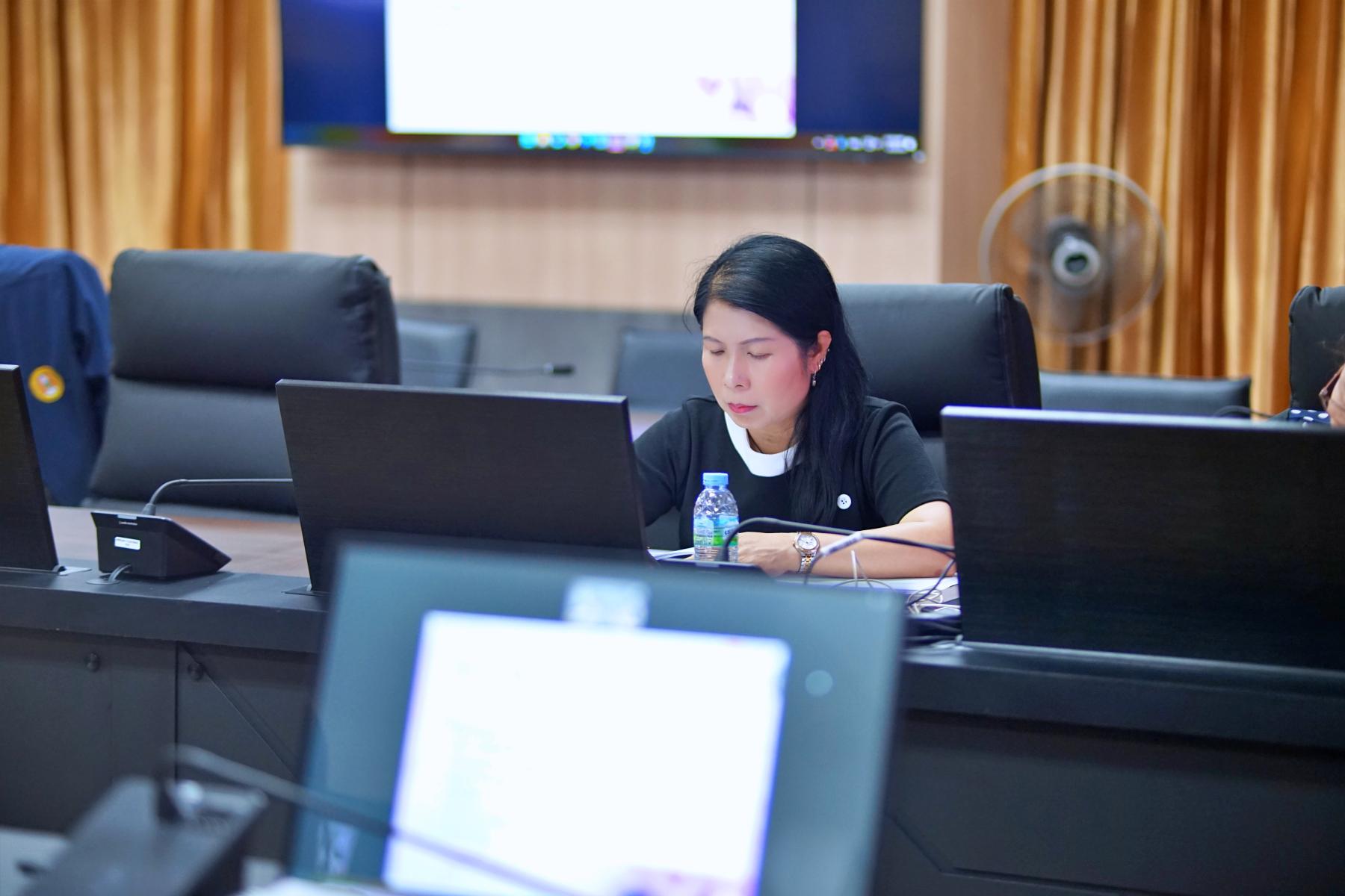 78. มรภ.กำแพงเพชร เดินหน้ายกระดับคุณภาพการศึกษา จัดอบรมเข้มแนวทางเขียน SAR และทบทวนเกณฑ์ AUN-QA เตรียมพร้อมรับการประเมินปีการศึกษา 2568